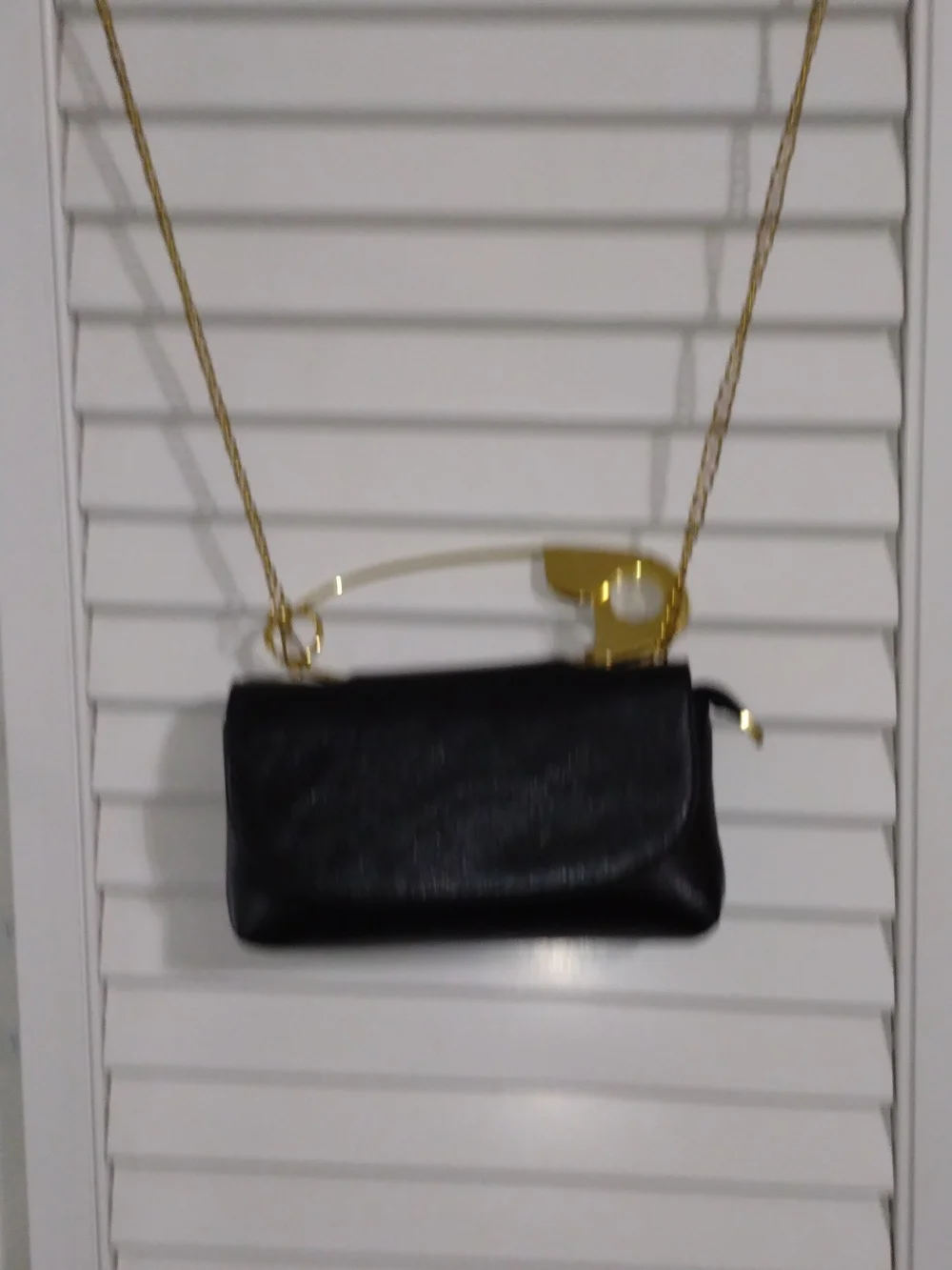 N/A sleek black